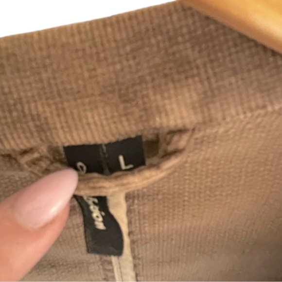 🌸Clearance🌸Women’s Corduroy Camel colored Large Ambition coat-Used - Picture 3 of 6